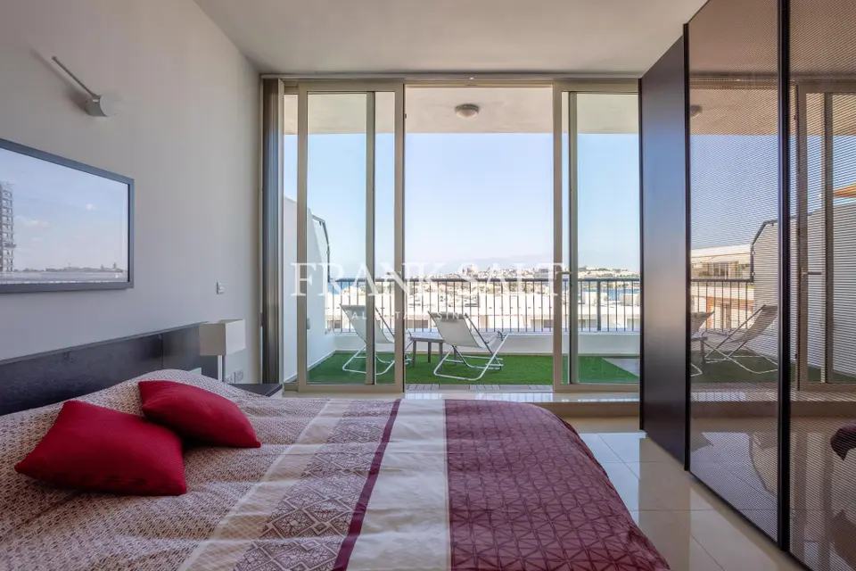 Gzira, Furnished Penthouse