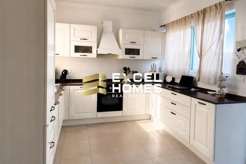 3 Bedroom Penthouse For Sale in Mosta