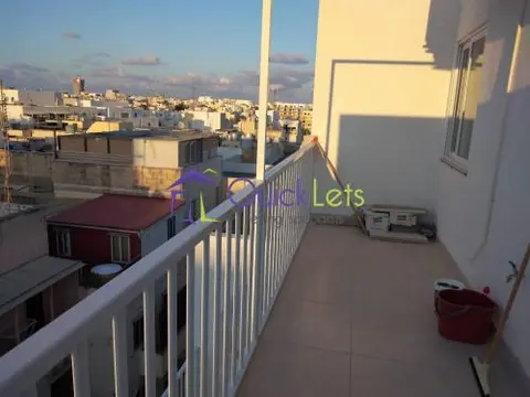 2 bedroom Penthouse to rent in San Gwann