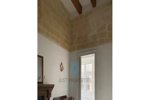 3 Bedroom Apartment For Sale in Valletta