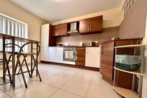 2 Bedroom Apartment To Rent in Birzebbuga