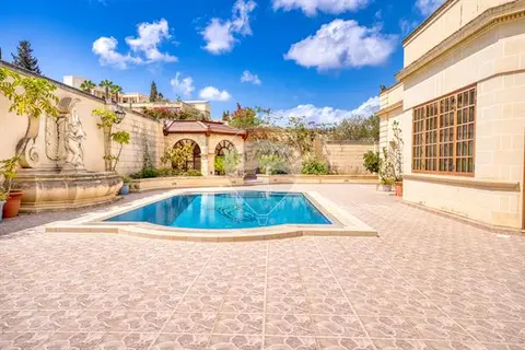 5 bedroom Bungalow Detached for sale in Iklin