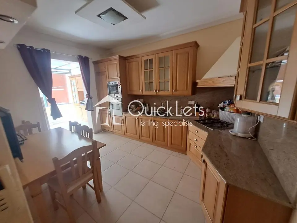 Duplex 2 chambres à louer à Marsaskala