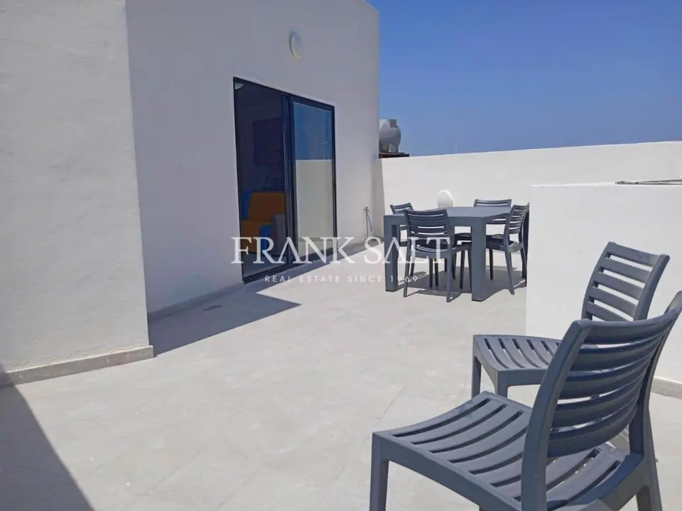 Zejtun, Furnished Penthouse