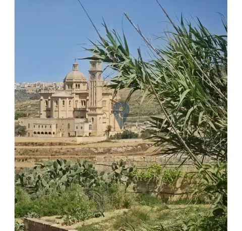 6 bedroom Terraced House for sale in Gozo - Gharb
