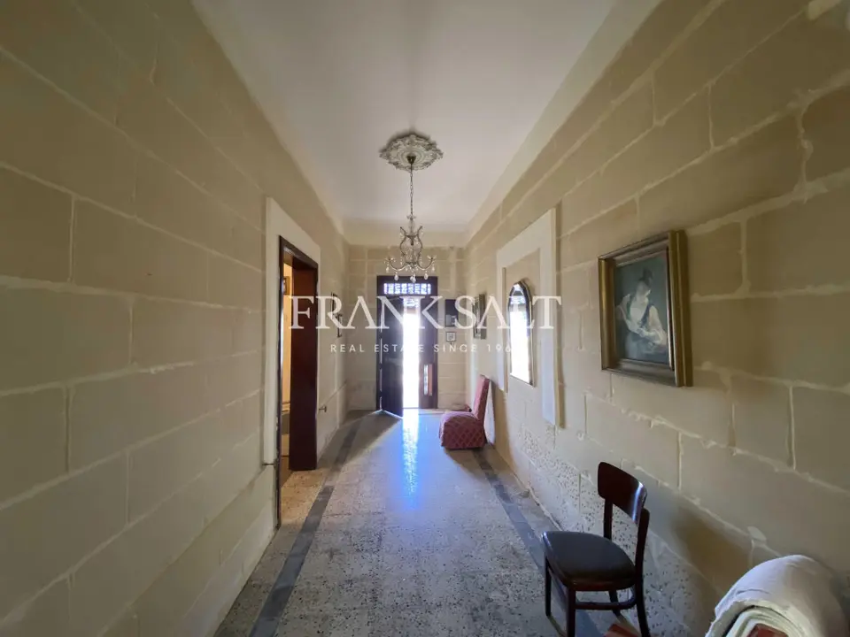 Marsascala, Unconverted Townhouse