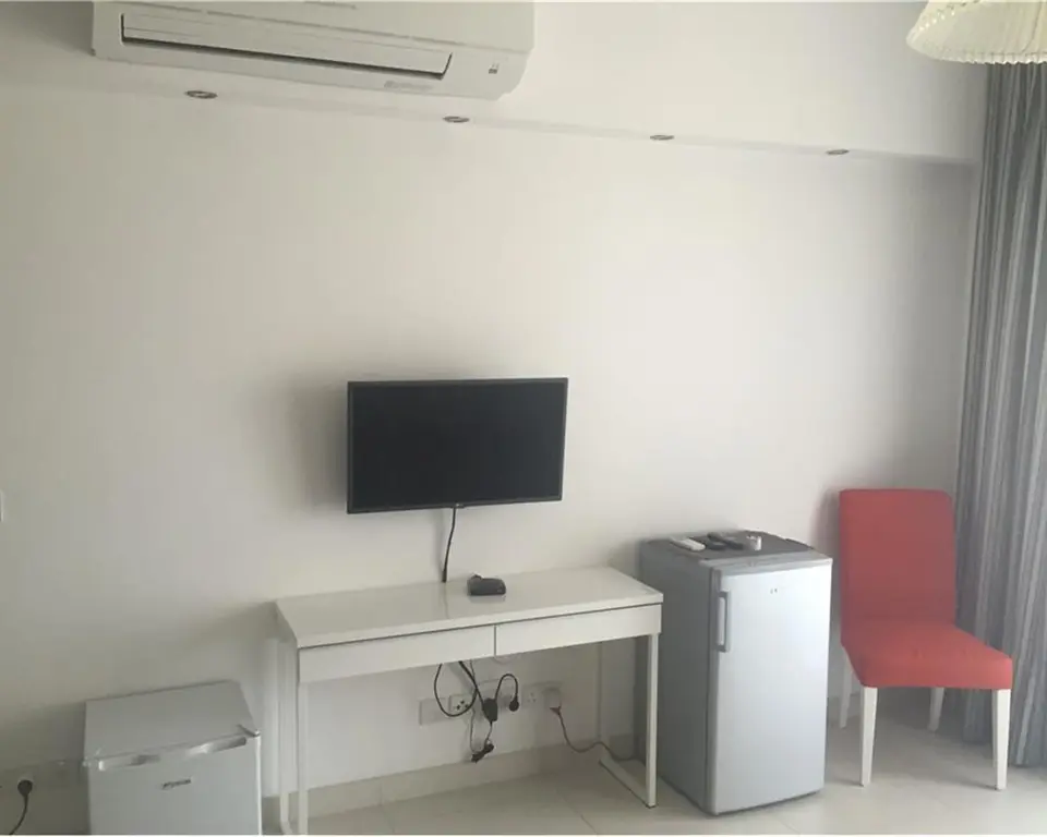 1 bedroom Studio Flat to rent in St Julian's