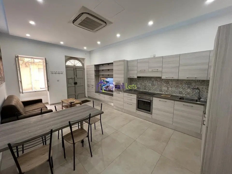 2 bedroom Maisonette to rent in Sliema