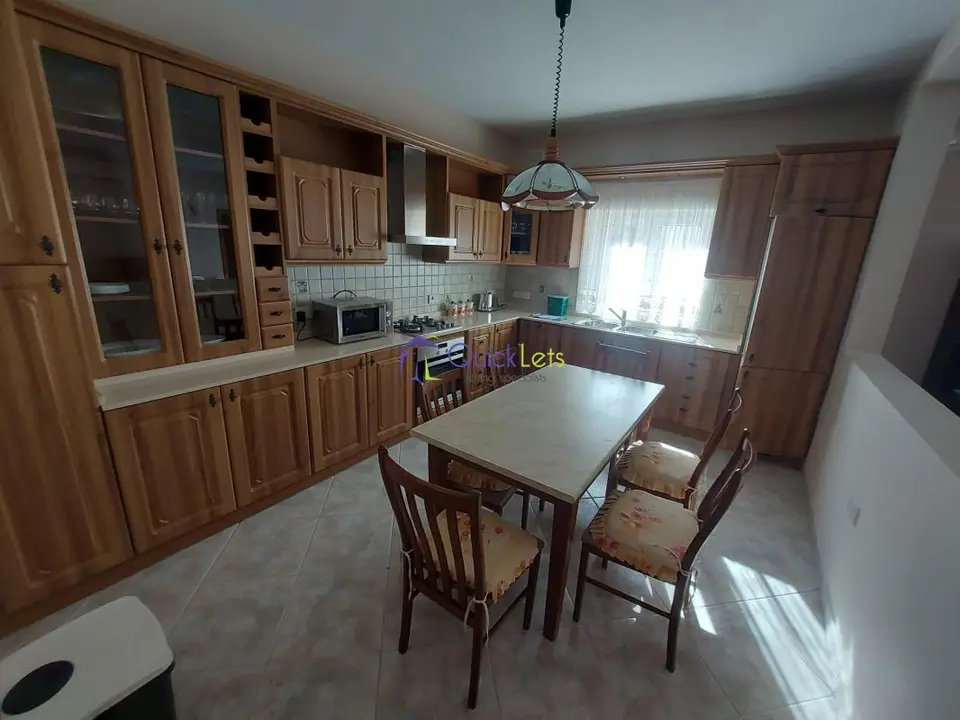 3 bedroom Maisonette to rent in Pembroke