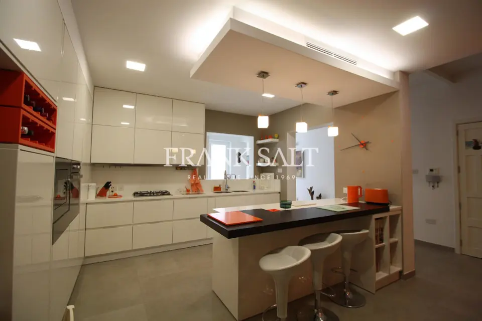 Valletta, Furnished Apartment