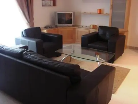 2 bedroom Apartment to rent in St Julian's