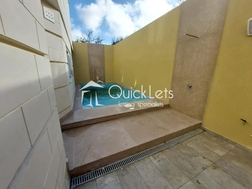 2 bedroom Maisonette to rent in Rabat