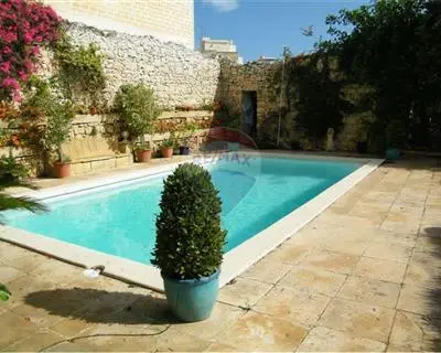 5 bedroom Palazzo to rent in Zejtun