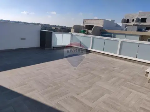 2 bedroom Penthouse to rent in Marsascala