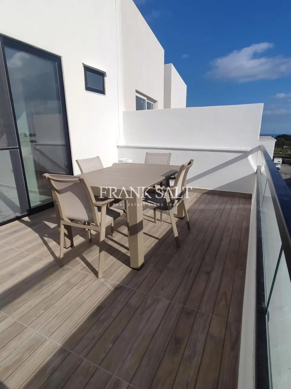 Gharghur, Furnished Penthouse
