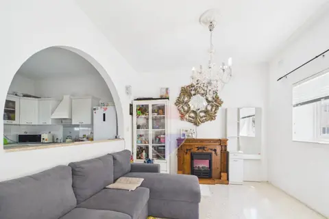 3 Bedroom Apartment For Sale in San Gwann