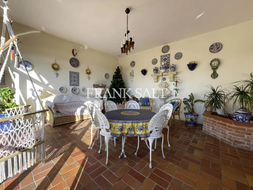 Madliena, Furnished Detached Villa