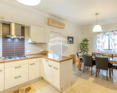 3 bedroom Apartment for sale in Pembroke