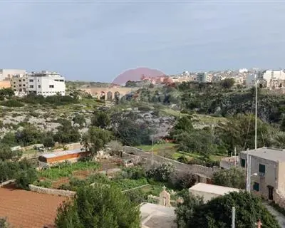 2 bedroom Penthouse to rent in Mosta