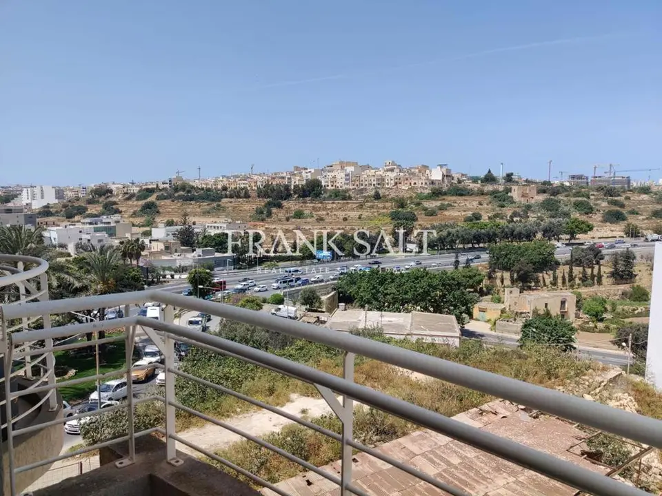 Msida, Furnished Apartment