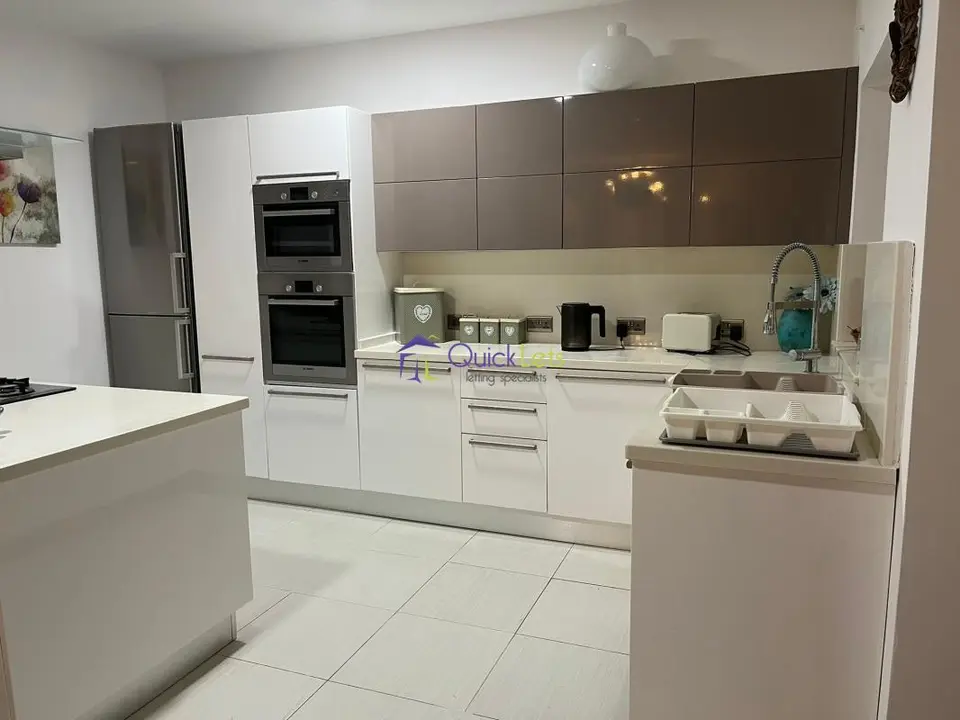 3 bedroom Apartment to rent in Santa Venera