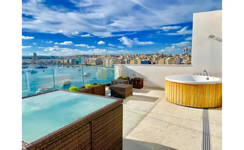 Penthouse with Seaviews