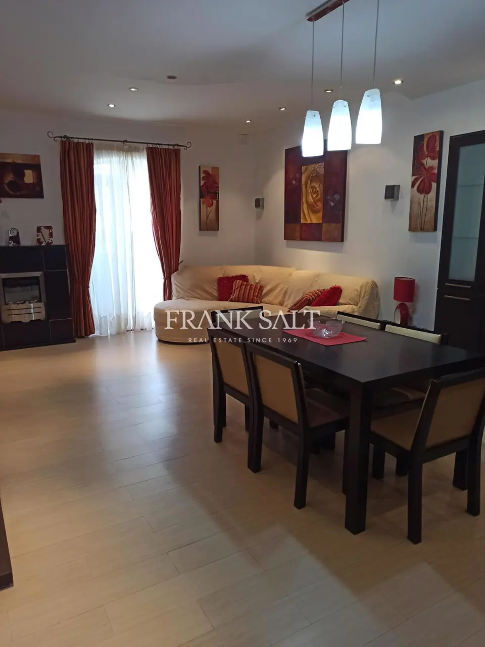 Large Modern Duplex Maisonette in Pembroke