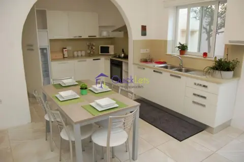 Bien immobilier 3 chambres à louer à Lija