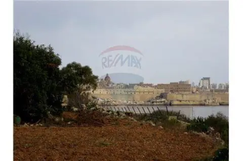 Farmhouse for sale in Kalkara
