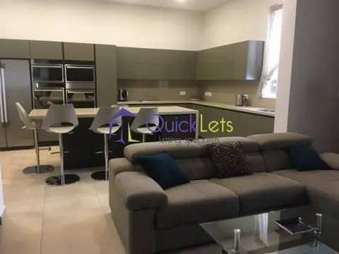 4 bedroom Terraced House to rent in Sliema