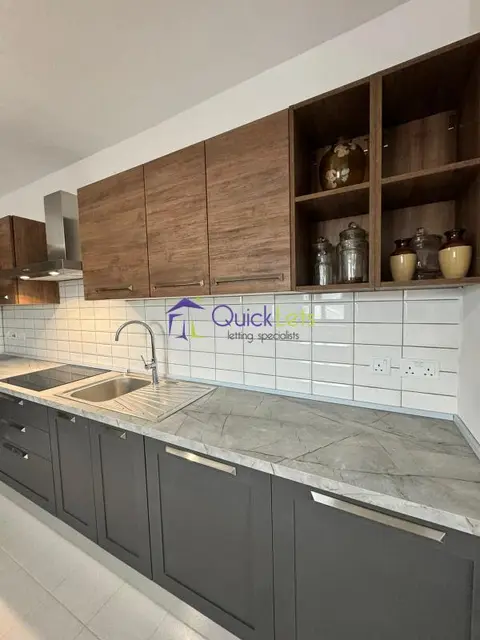 4 bedroom Penthouse to rent in Sliema