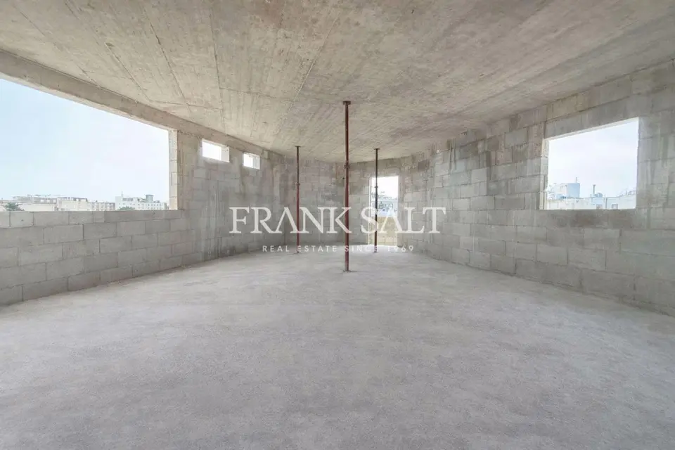 St Julians, Penthouse