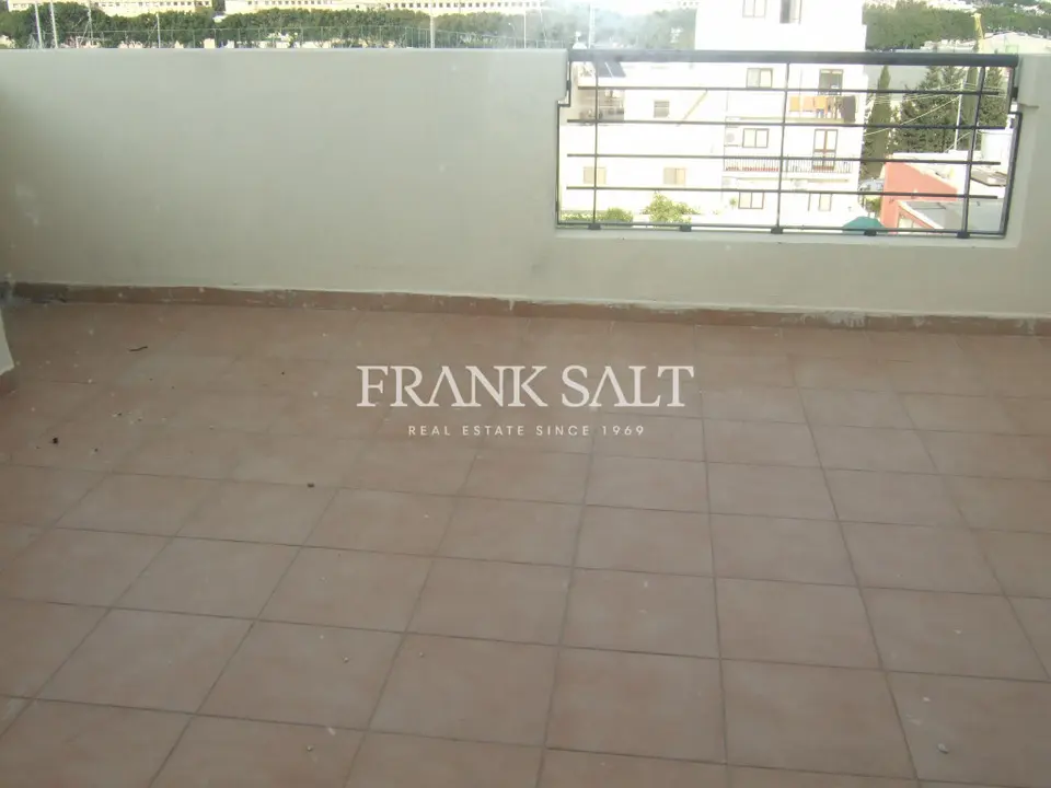 Mosta, Furnished Penthouse
