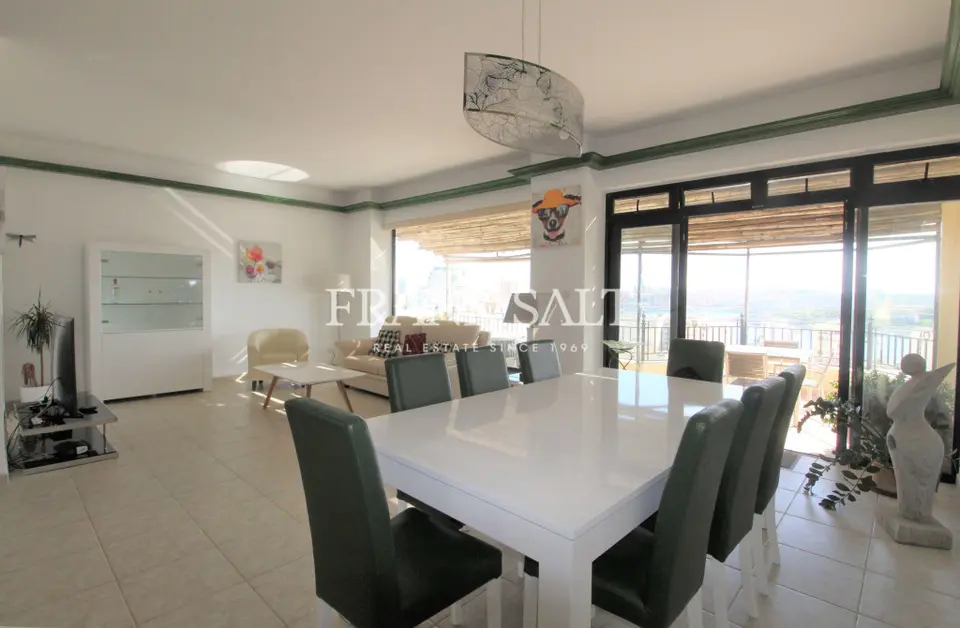 Sliema, Penthouse
