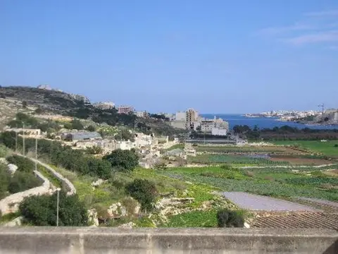 2 bedroom Penthouse to rent in St Paul's Bay