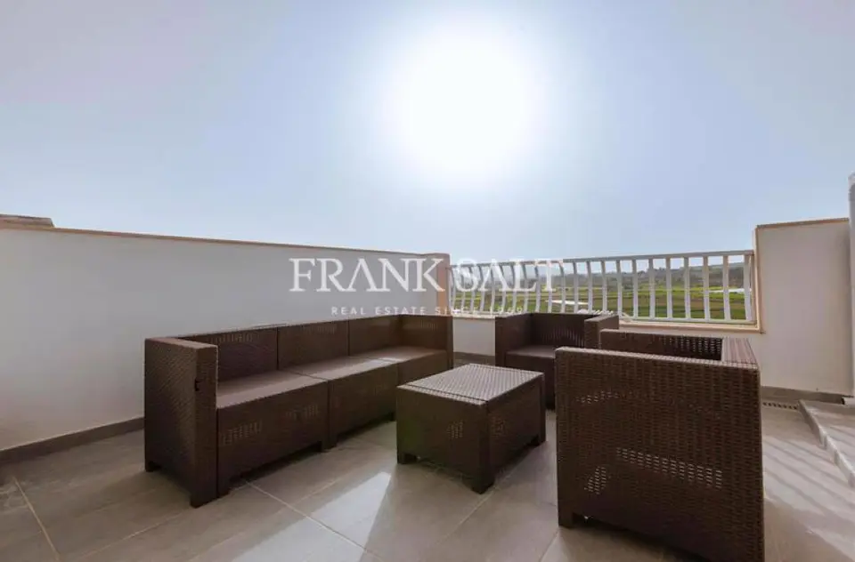 Burmarrad, Furnished Penthouse
