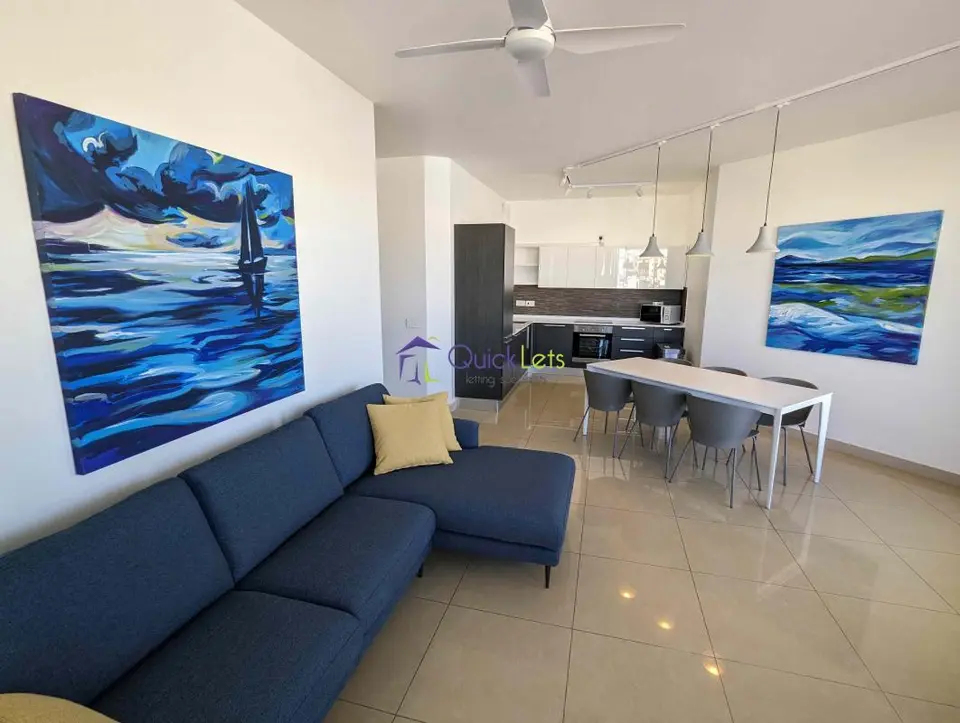 2 bedroom Penthouse to rent in Gzira