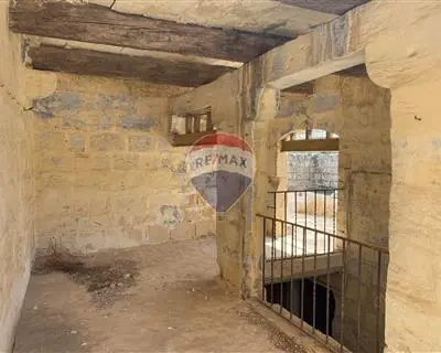 4 bedroom Townhouse for sale in Zebbug