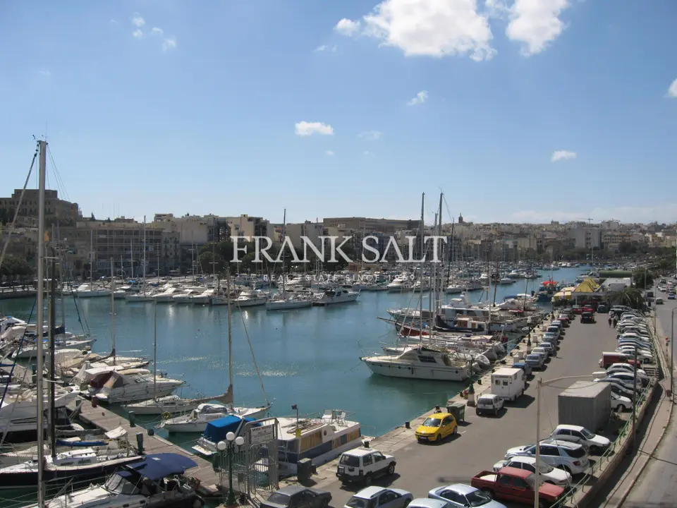 2 bedroom Apartment to rent in Ta' Xbiex