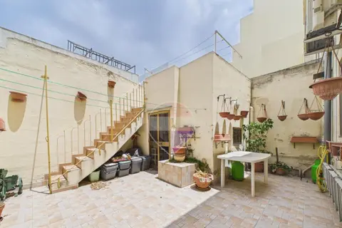 2 Bedroom Maisonette For Sale in Fgura