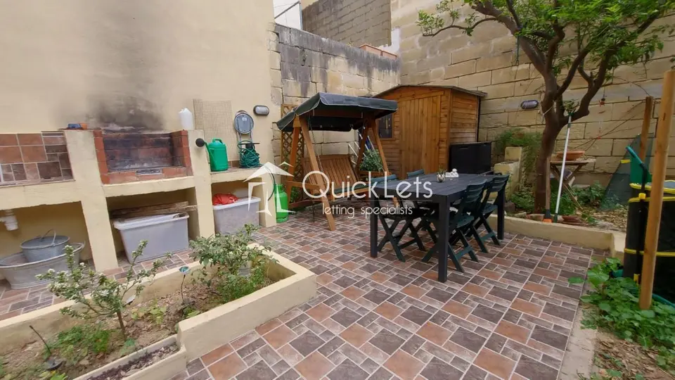 2 bedroom Maisonette to rent in Pieta