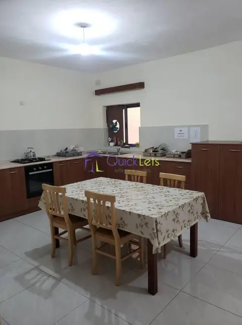 1 bedroom Room to rent in Safi