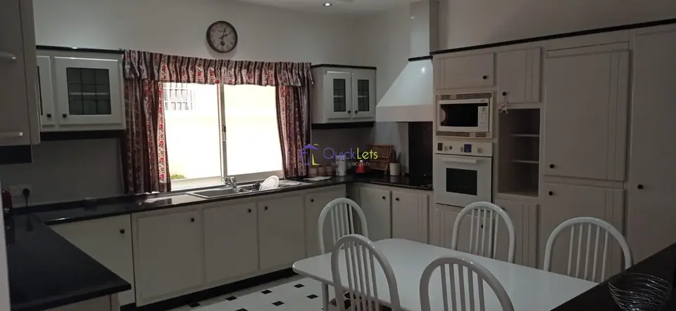 3 bedroom Bungalow to rent in Pembroke