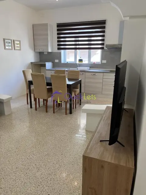 Duplex 3 chambres à louer à Kalkara