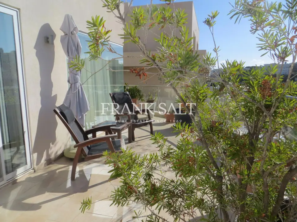 Swieqi, Furnished Maisonette