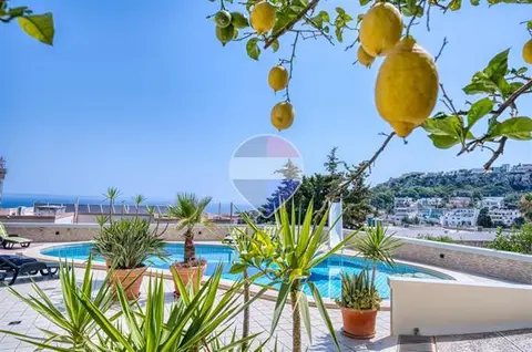 6 bedroom Villa Detached for sale in Mellieha