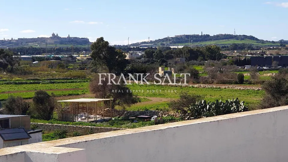 Lija, Semi-detached Villa