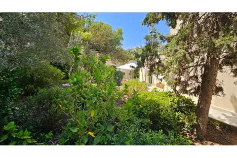 4 Bedroom Detached Villa For Sale in Mellieha