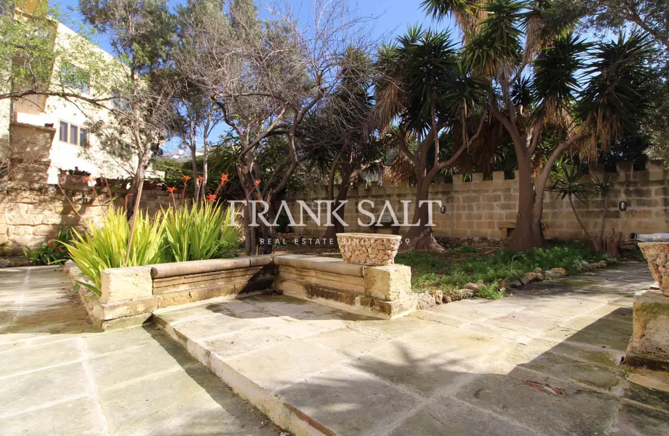 Naxxar, Converted House of Character