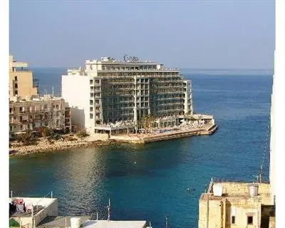 2 bedroom Penthouse to rent in St Julian's